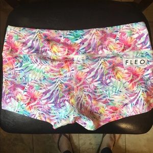 TROPICAL JUNGLE FLEO SHORTS